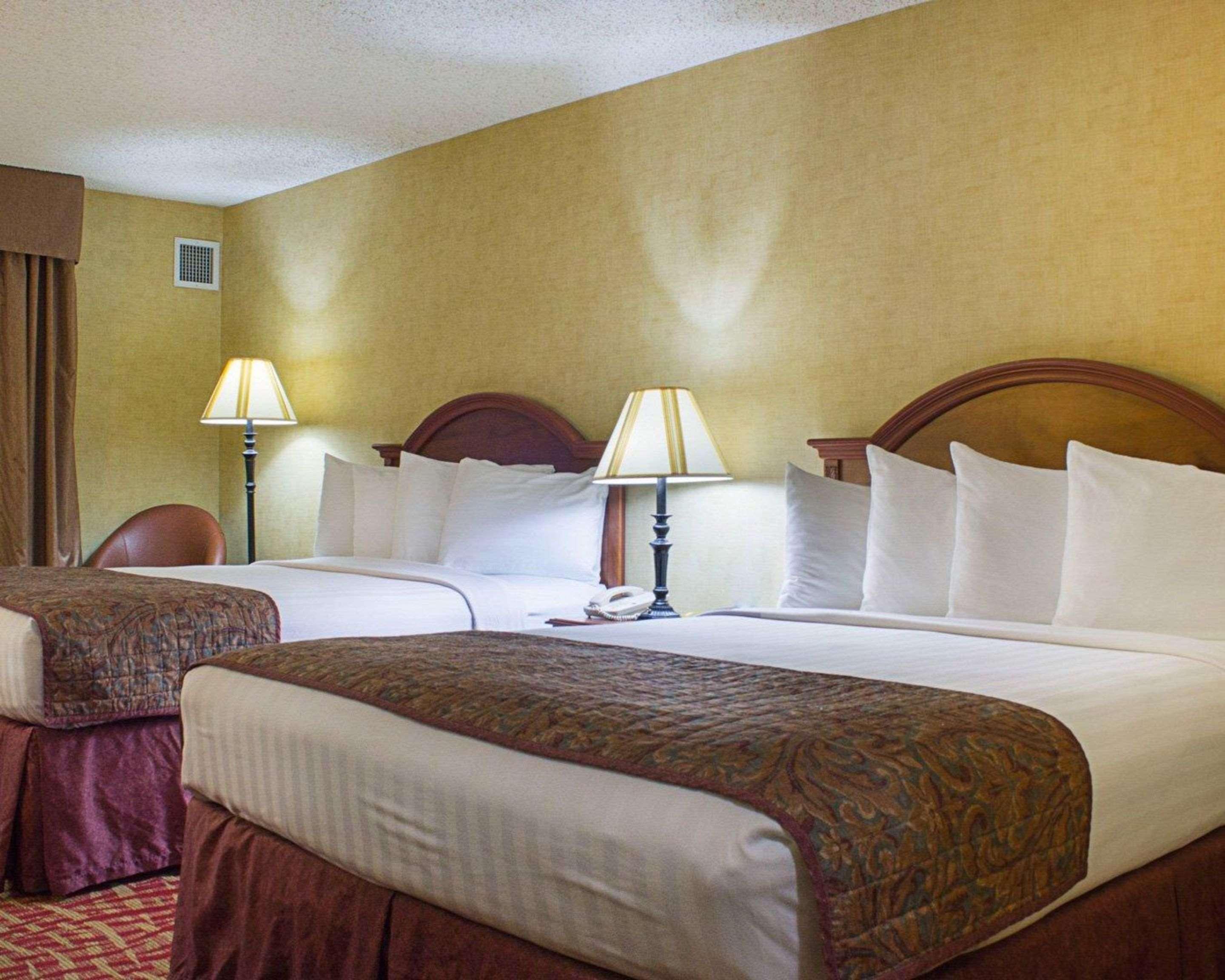 Rodeway Inn Columbia Mall Loop Grand Forks Exterior photo