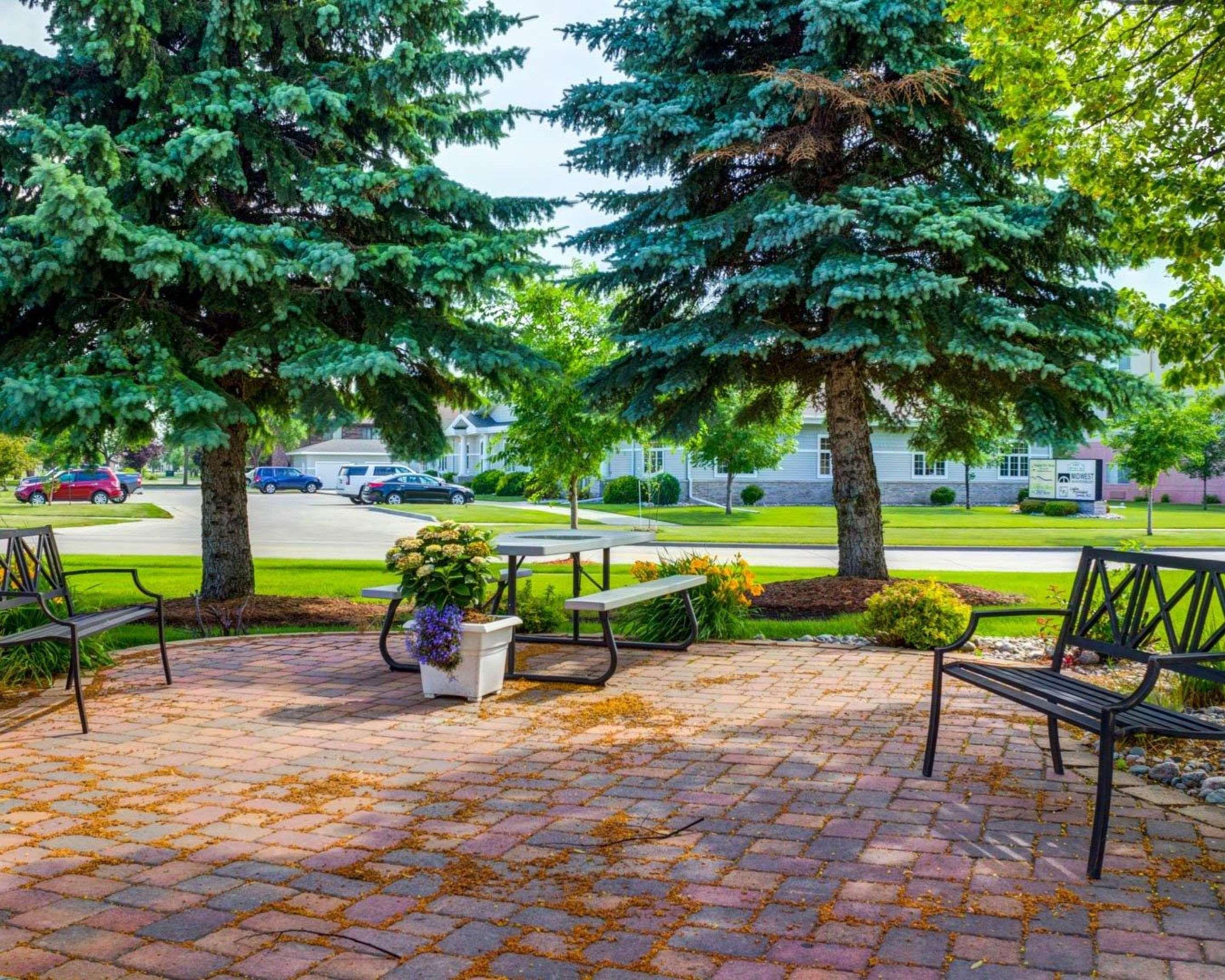 Rodeway Inn Columbia Mall Loop Grand Forks Exterior photo