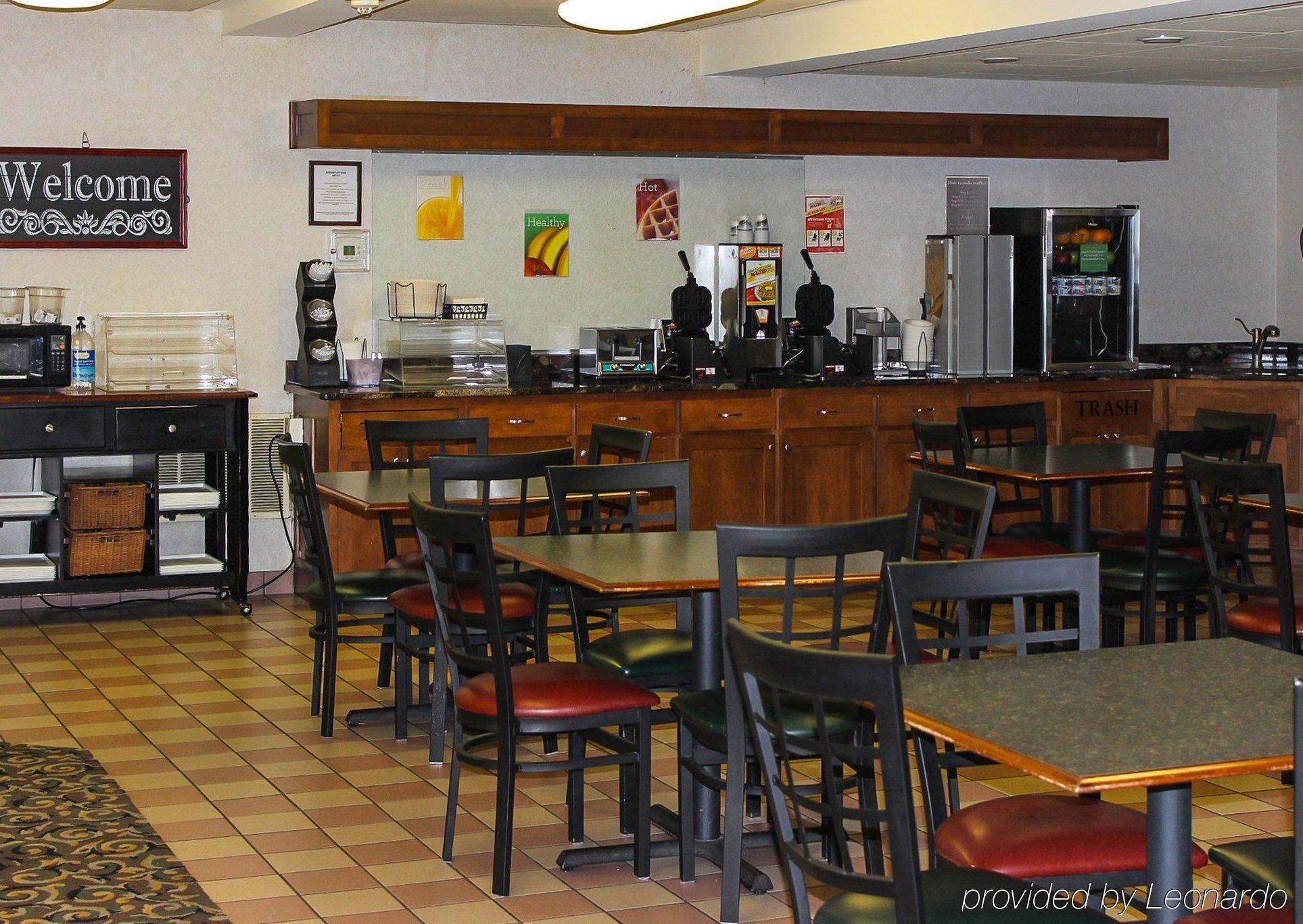 Rodeway Inn Columbia Mall Loop Grand Forks Exterior photo