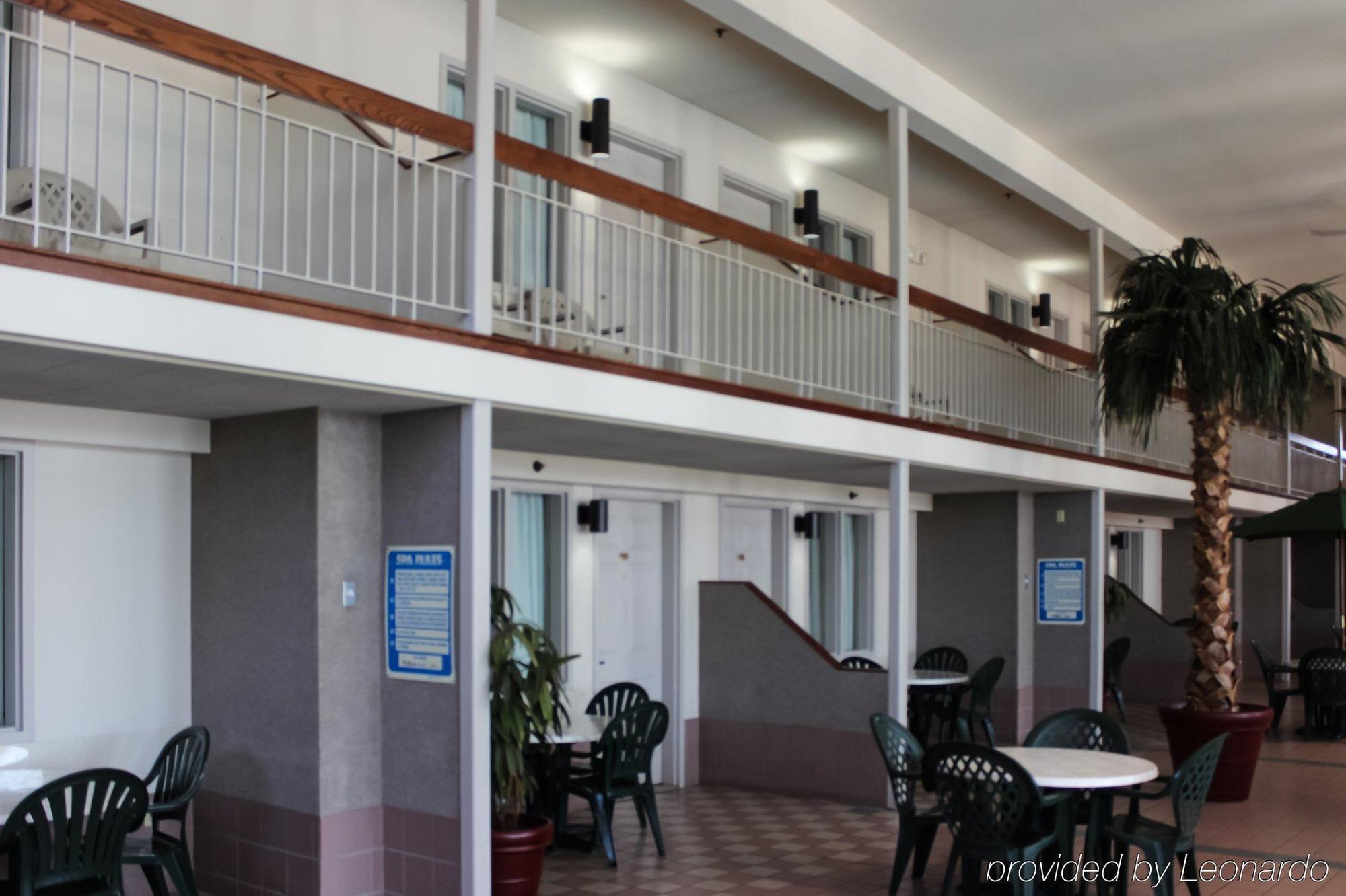Rodeway Inn Columbia Mall Loop Grand Forks Exterior photo